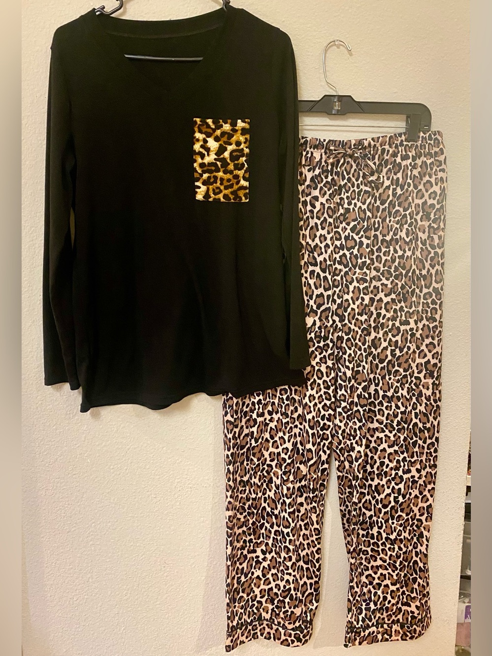 Black & Leopard Print Pajama Set - Quick List For Live